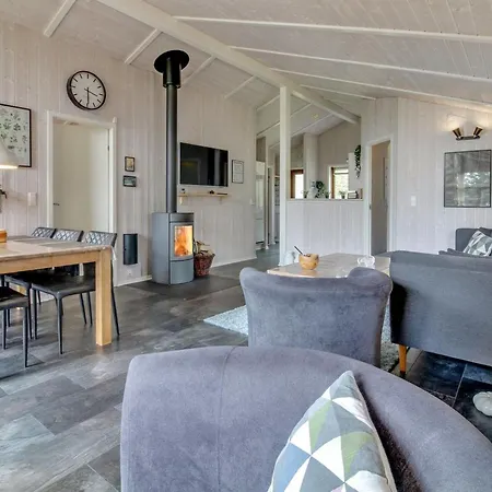 Arvi - 30km From The Sea By Interhome 펜션