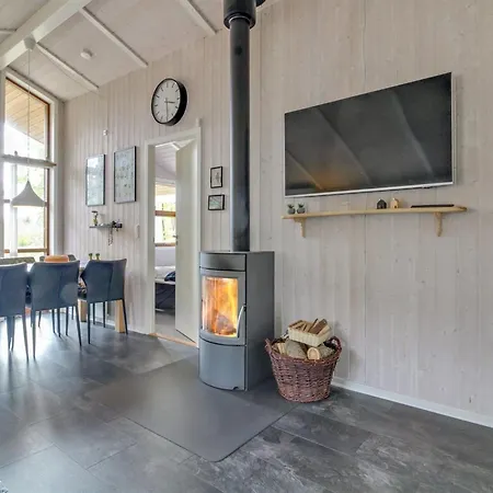 Arvi - 30km From The Sea By Interhome 펜션